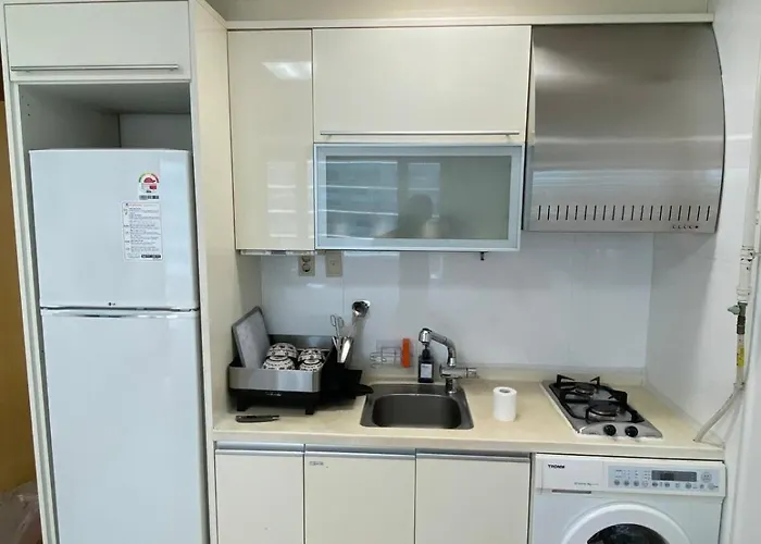 Gangnam Stn 1min #clean Cozy #business Trip #plastic Surgery #easy Access To Transportation Daire Seul
