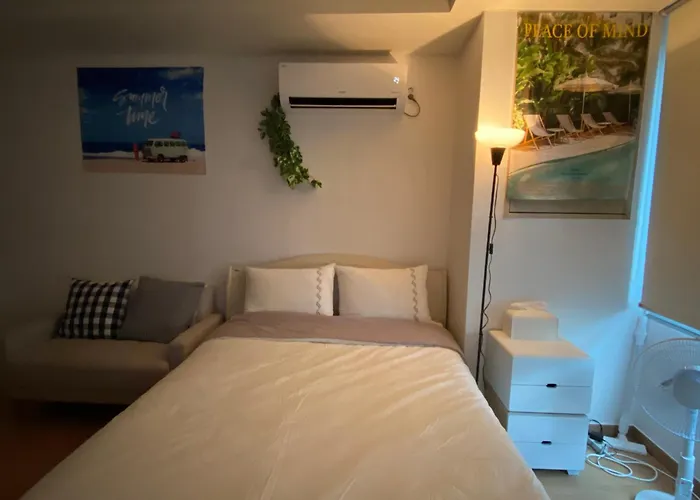 Gangnam Stn 1min #clean Cozy #business Trip #plastic Surgery #easy Access To Transportation *