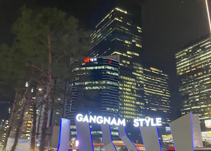 Gangnam Stn 1min #clean Cozy #business Trip #plastic Surgery #easy Access To Transportation Daire Seul